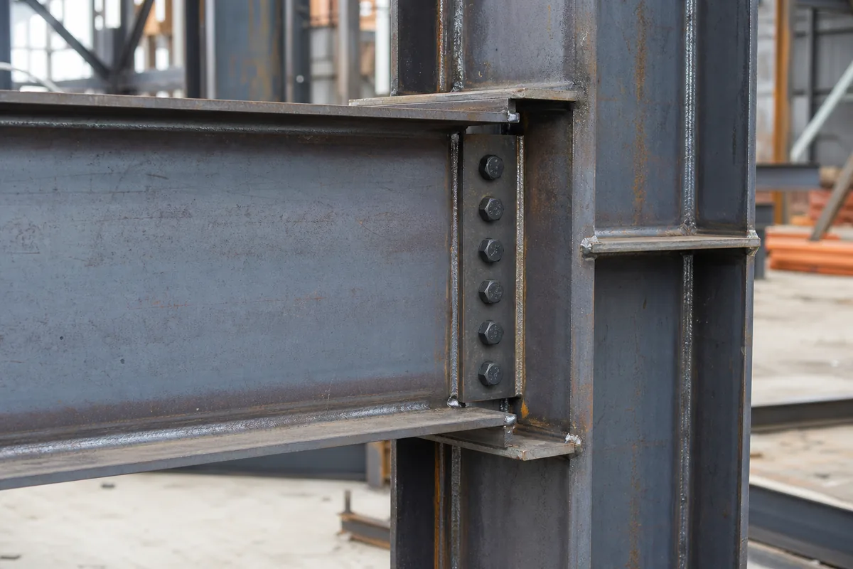Ductile steel beam column connection used in seismic design of steel buildings
